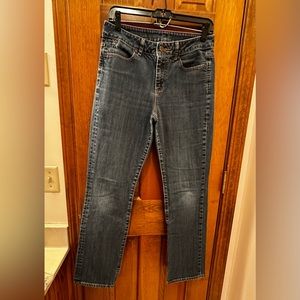 TALBOTS STRAIGHT JEANS SIZE 8